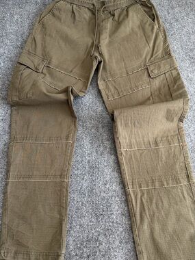 Forever 21 Men's Cargo Pants in Olive M